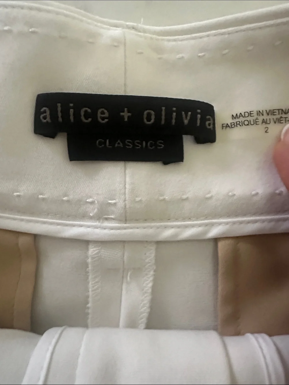 Alice + Olivia Black Label White Dress Shorts- size 2 - Picture 4 of 8